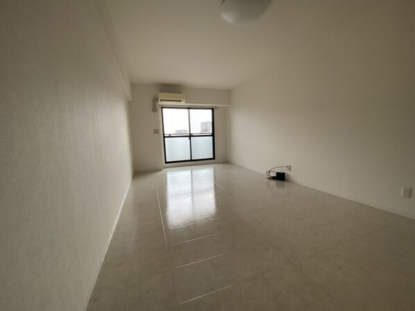 キャッスルコート西新町の物件内観写真